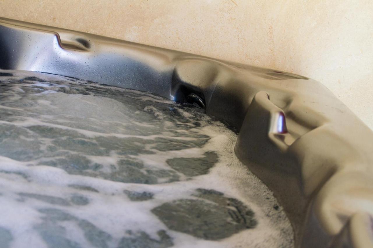 Le Puy Carmin - Chambre D'Hotes Avec Jacuzzi Bazoges-en-Paillers Екстер'єр фото
